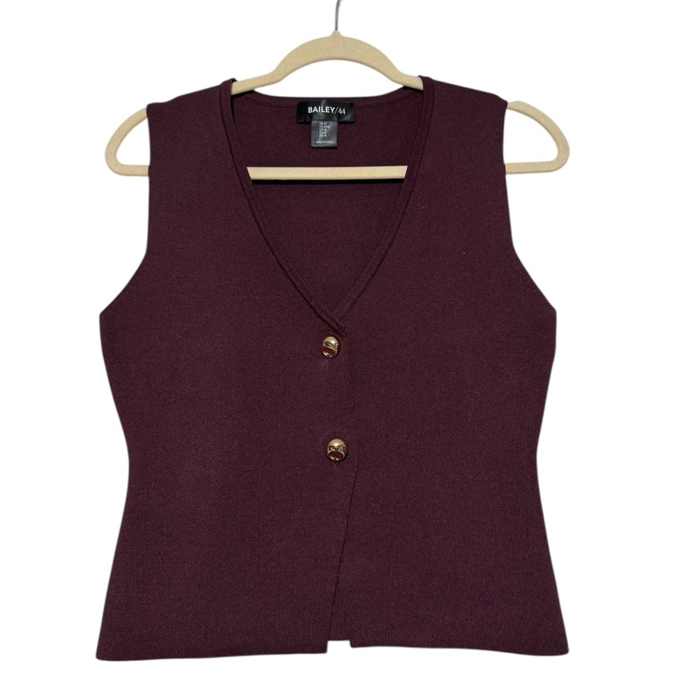 Bailey 44 Burgundy Stretch Vest Size M Equestrian Old Mo eh Acadia Gold Fitted